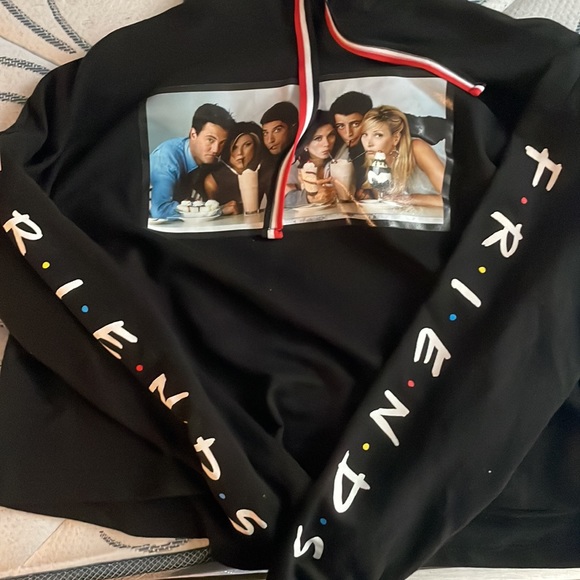 Friends pullover - Picture 2 of 2